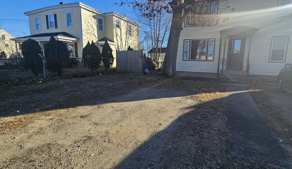 2 bed, 1 bath apartment for rent at 123 Scott Unit 2, South Attleboro — photo 3 of 37