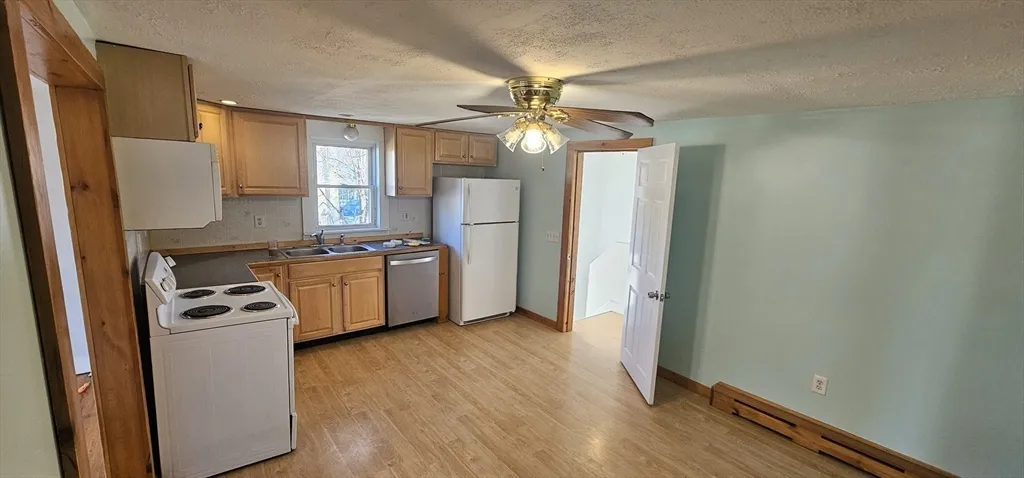 2 bed, 1 bath apartment for rent at 123 Scott Unit 2, South Attleboro — photo 10 of 37
