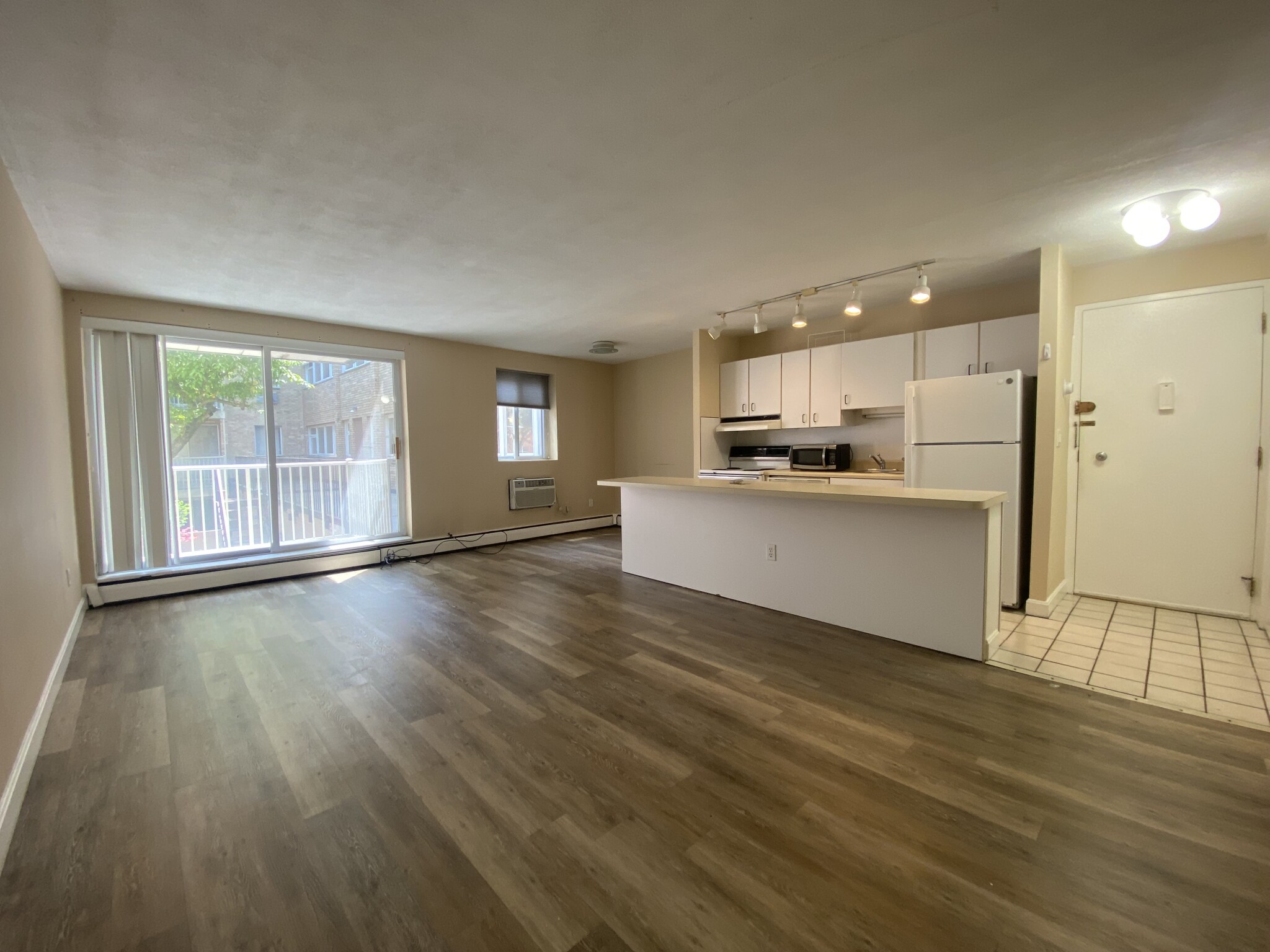 1 bed, 1 bath apartment for rent at 123 Sewall Ave Unit 1A, Coolidge Corner — photo 6 of 20