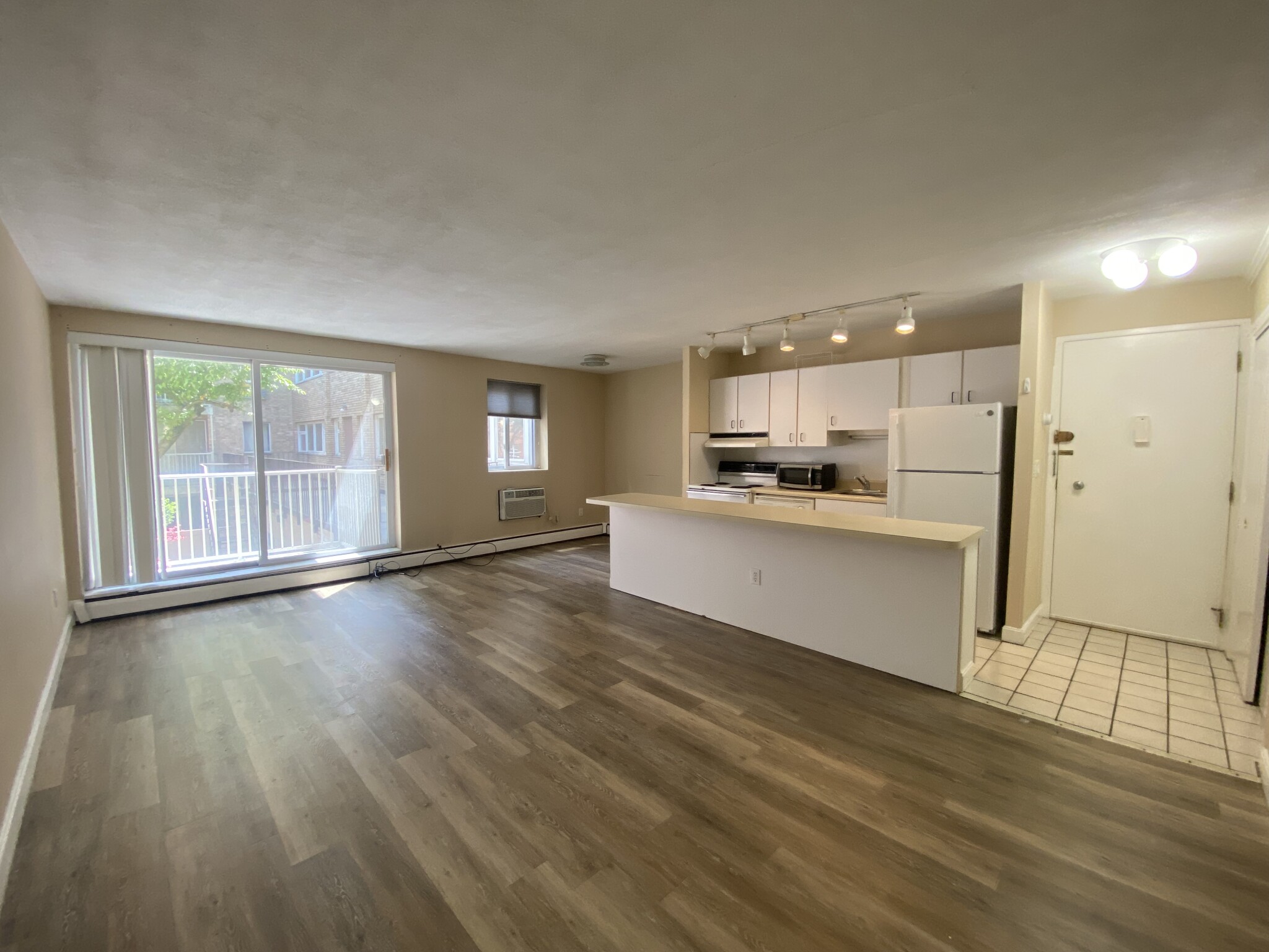 1 bed, 1 bath apartment for rent at 123 Sewall Ave Unit 1A, Coolidge Corner — photo 9 of 20