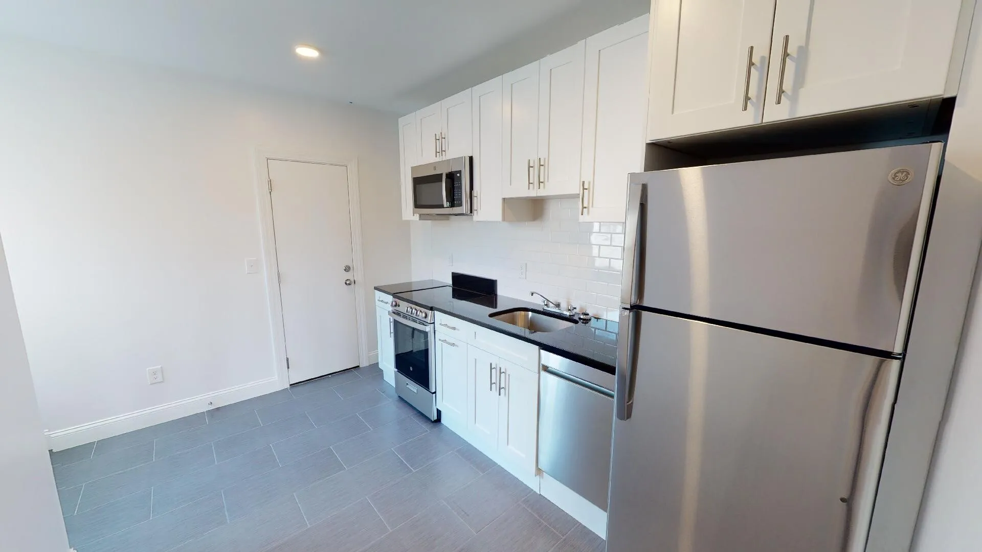 2 bed, 1 bath apartment for rent at 123 Sutherland Rd Unit 1, Brighton — photo 2 of 11