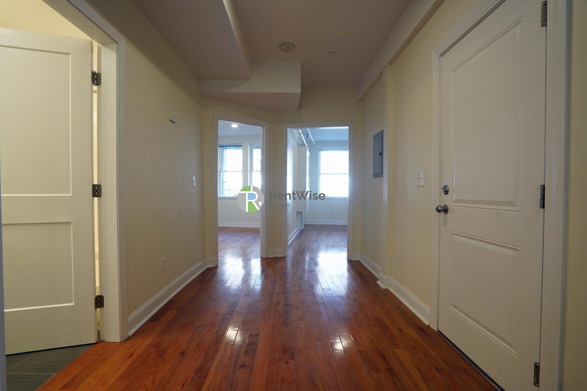 1 bed, 1 bath apartment for rent at 123 Sutherland Rd Unit A, Brighton — photo 1 of 23