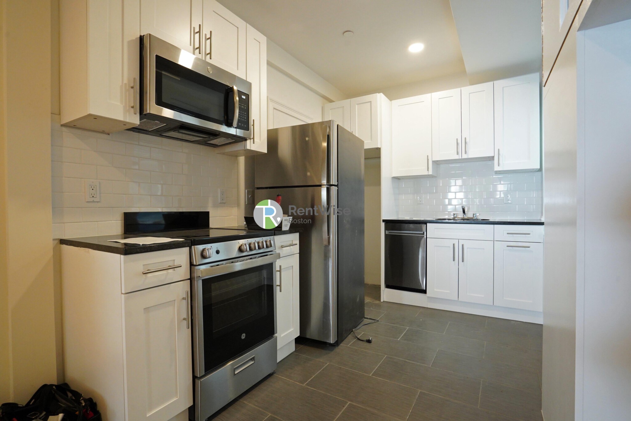 1 bed, 1 bath apartment for rent at 123 Sutherland Rd Unit A, Brighton — photo 8 of 23