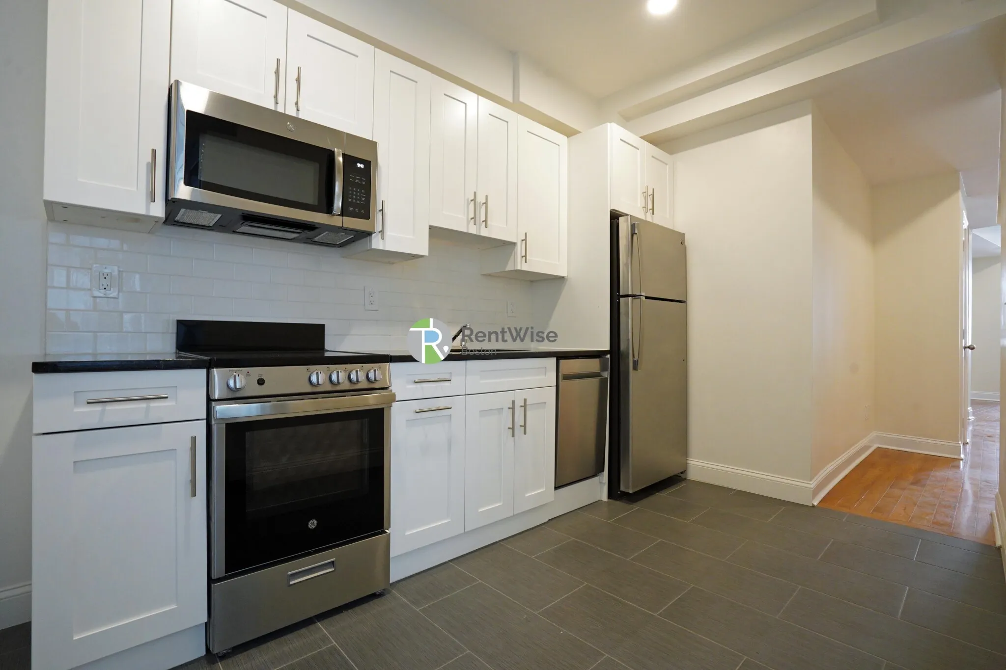 2 bed, 1 bath apartment for rent at 123 Sutherland Rd Unit B, Brighton — photo 9 of 35