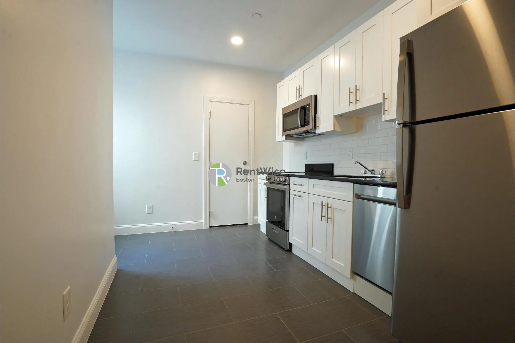 2 bed, 1 bath apartment for rent at 123 Sutherland Rd Unit B, Brighton — photo 14 of 35
