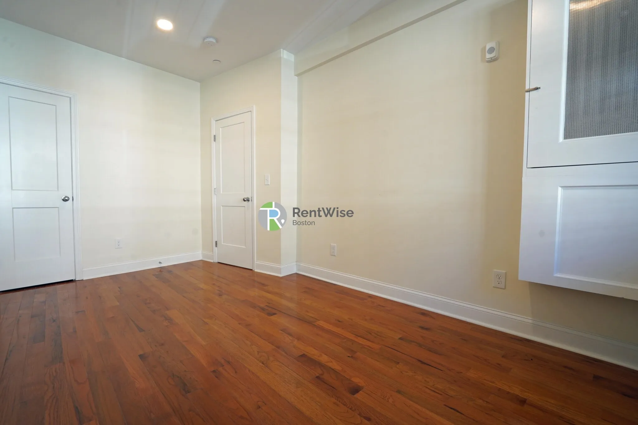 2 bed, 1 bath apartment for rent at 123 Sutherland Rd Unit B, Brighton — photo 16 of 35