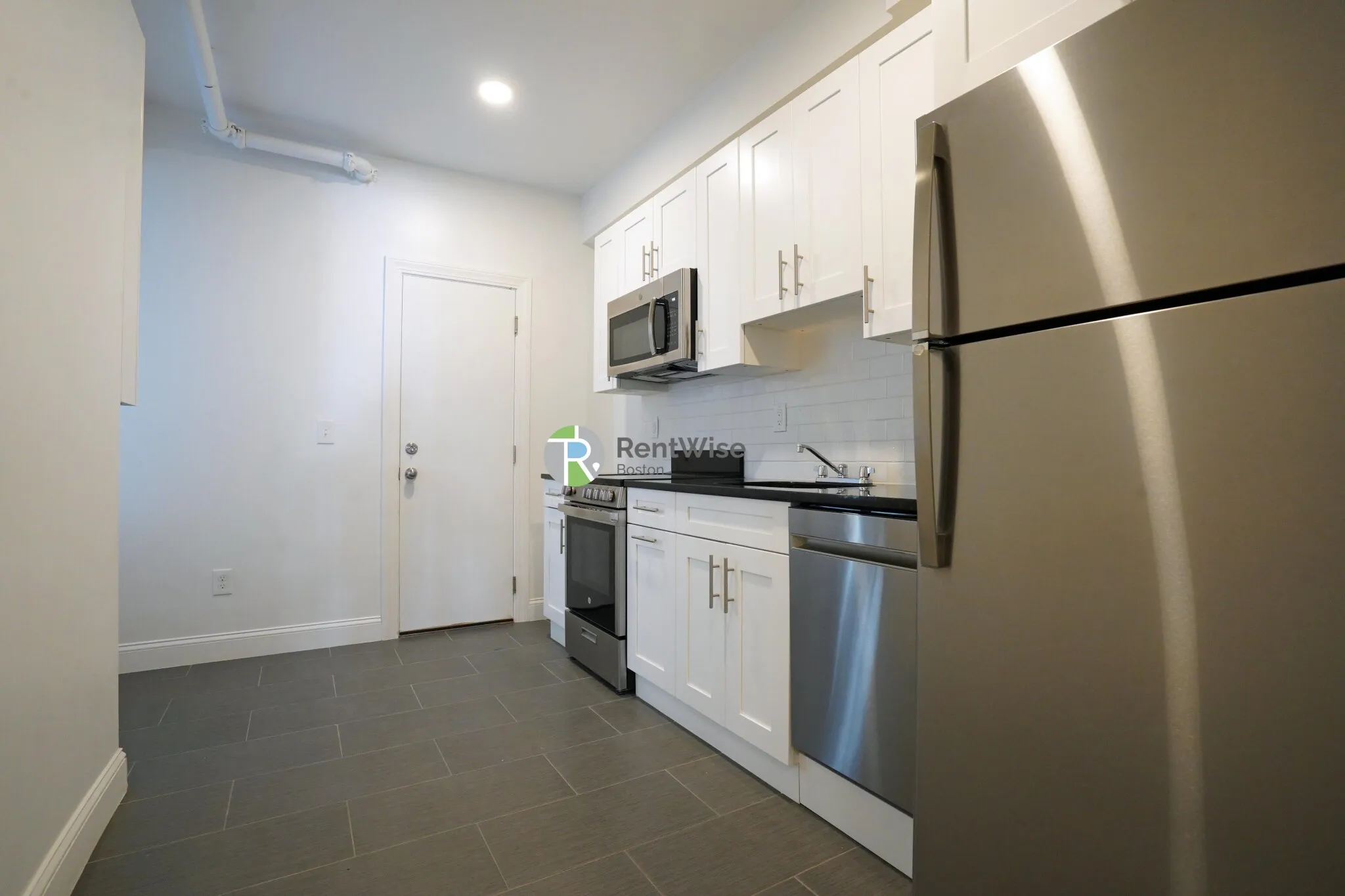 2 bed, 1 bath apartment for rent at 123 Sutherland Rd Unit B, Brighton — photo 8 of 35