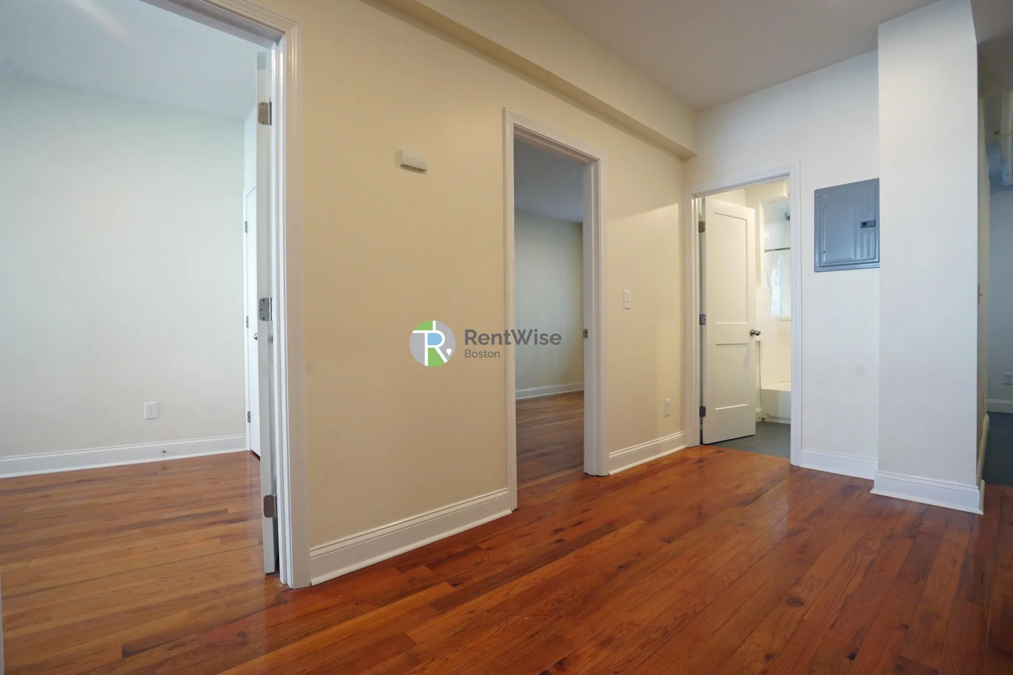 2 bed, 1 bath apartment for rent at 123 Sutherland Rd Unit B, Brighton — photo 2 of 35