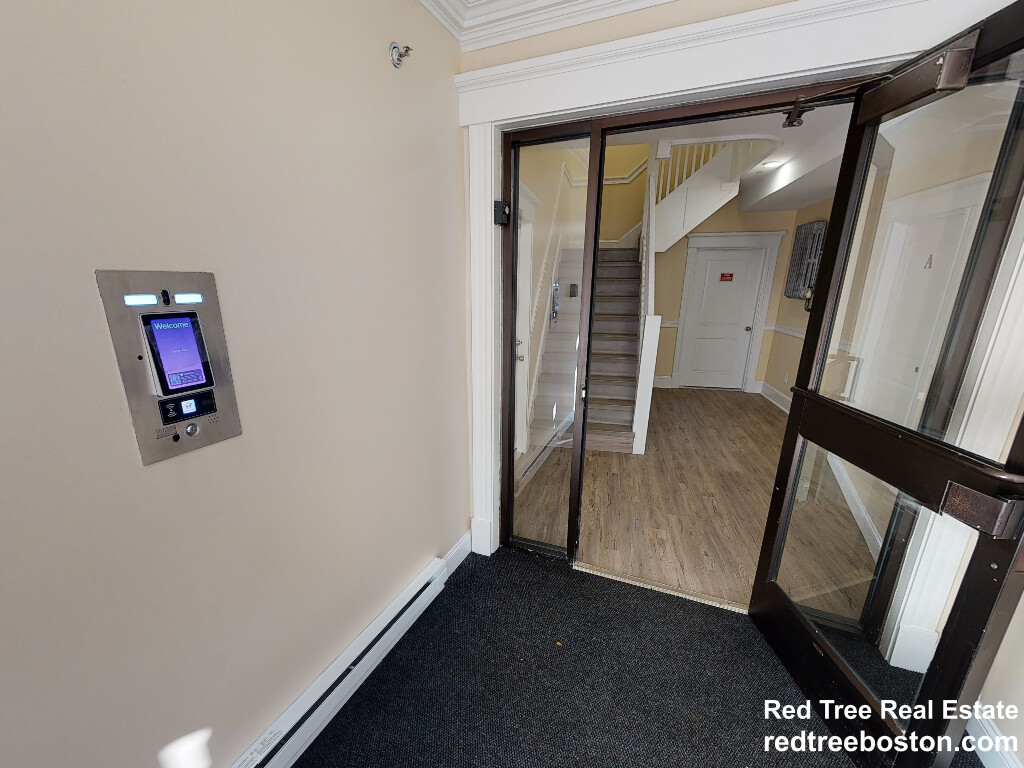 1 bed, 1 bath apartment for rent at 123 Sutherland Rd Unit E, Brighton — photo 10 of 11