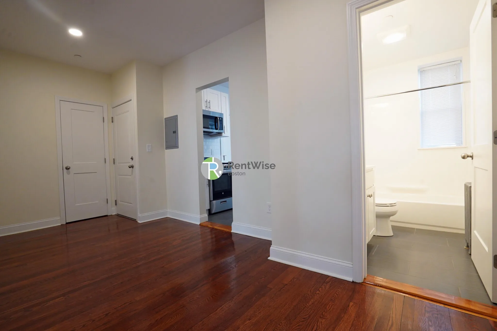 2 bed, 1 bath apartment for rent at 123 Sutherland Rd Unit F, Brighton — photo 3 of 37