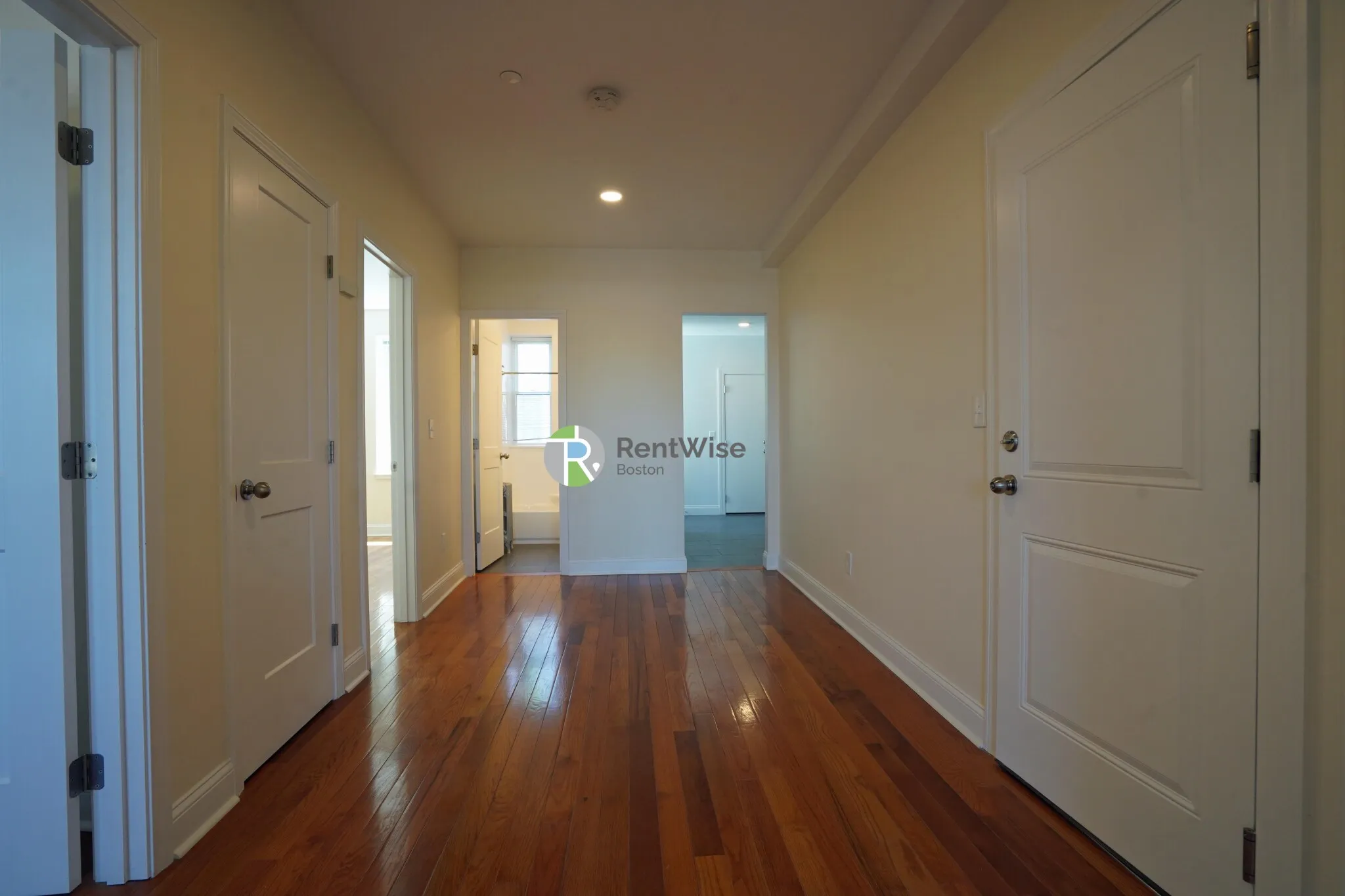 2 bed, 1 bath apartment for rent at 123 Sutherland Rd Unit L, Brighton — photo 2 of 23