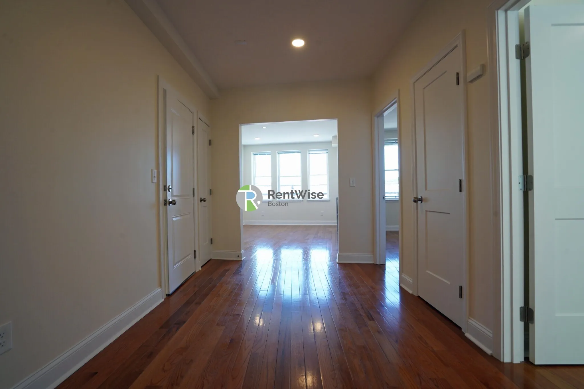 2 bed, 1 bath apartment for rent at 123 Sutherland Rd Unit L, Brighton