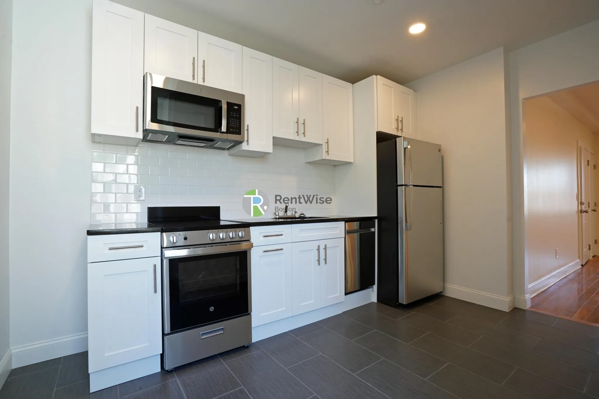 2 bed, 1 bath apartment for rent at 123 Sutherland Rd Unit L, Brighton — photo 10 of 23