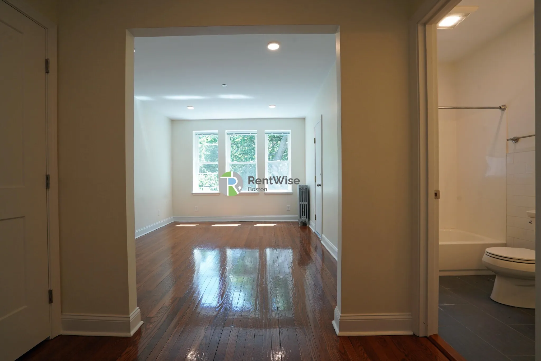 1 bed, 1 bath apartment for rent at 123 Sutherland Rd Unit M, Brighton — photo 1 of 29