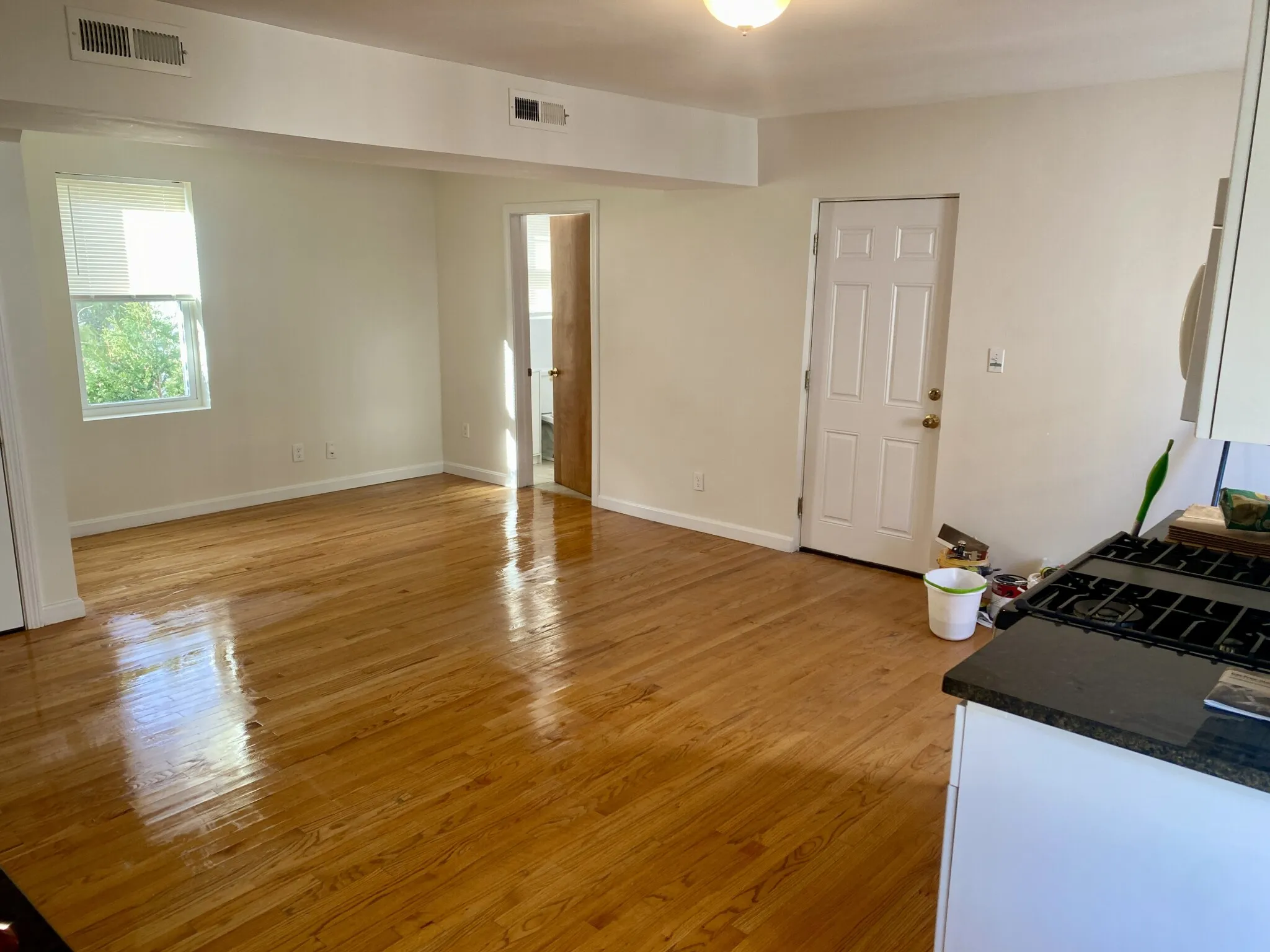 4 bed, 1 bath apartment for rent at 123 Thorndike St Unit 2L, East Cambridge — photo 4 of 19
