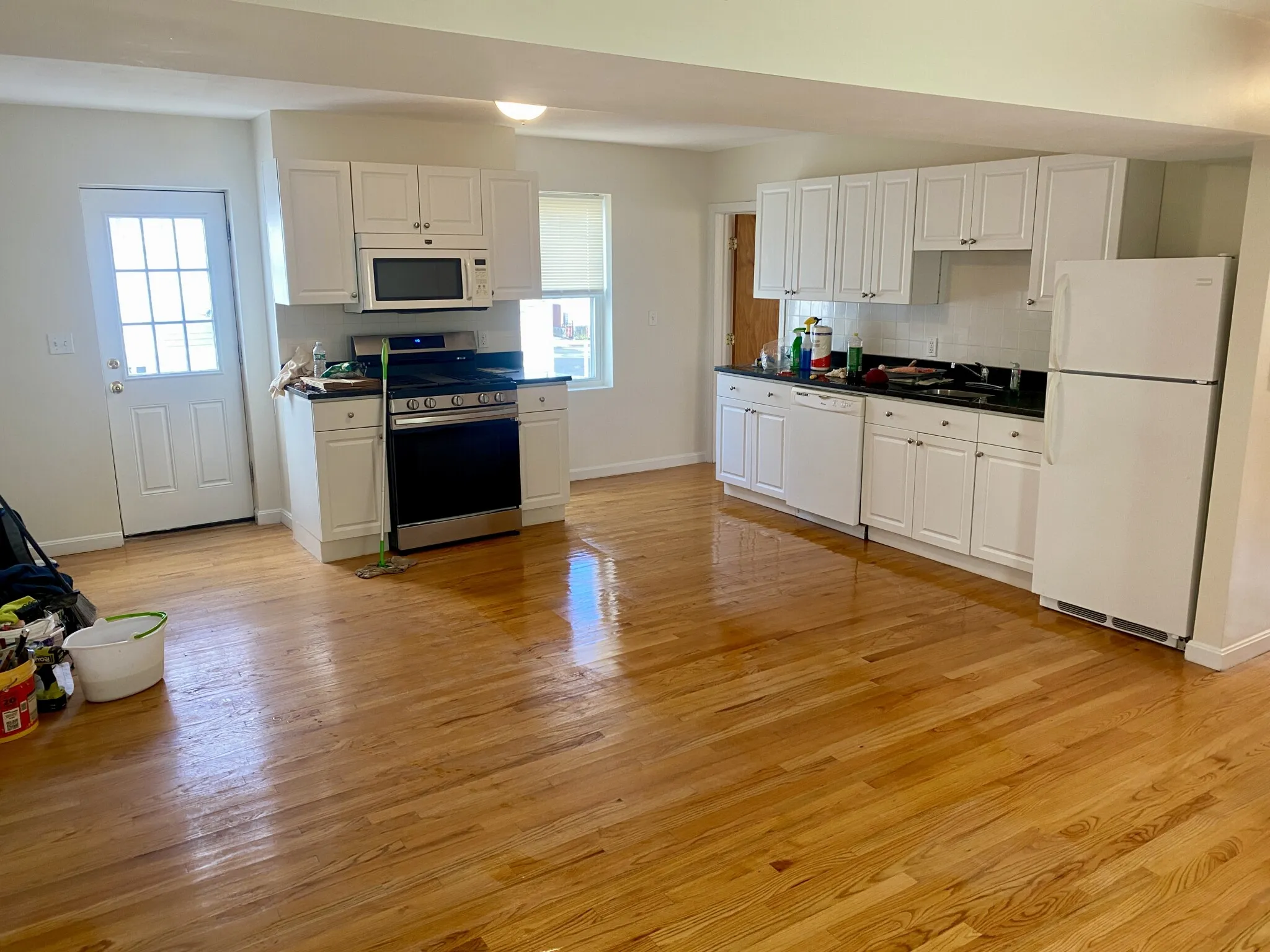 4 bed, 1 bath apartment for rent at 123 Thorndike St Unit 2L, East Cambridge — photo 2 of 19