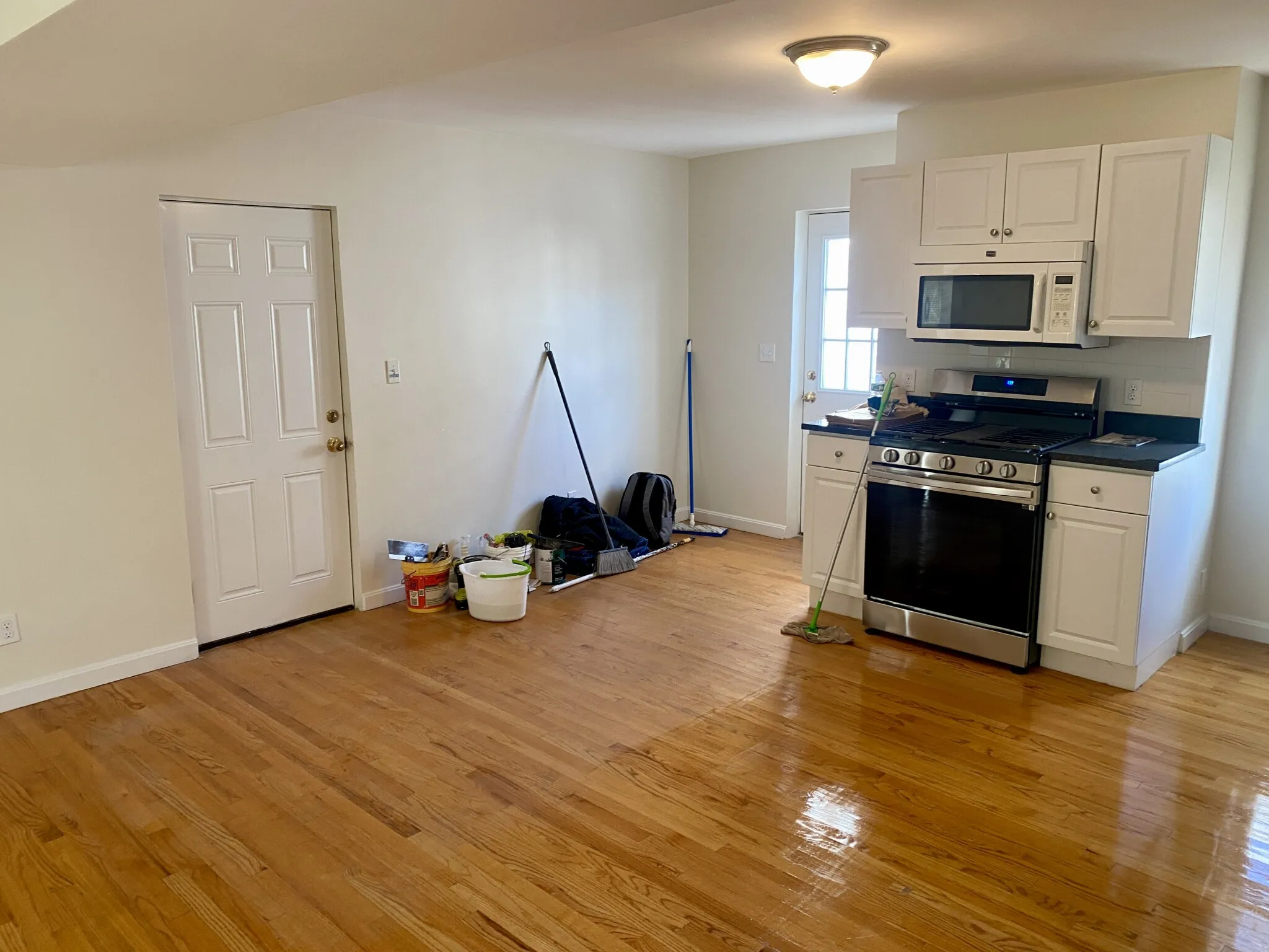 4 bed, 1 bath apartment for rent at 123 Thorndike St Unit 2L, East Cambridge — photo 3 of 19