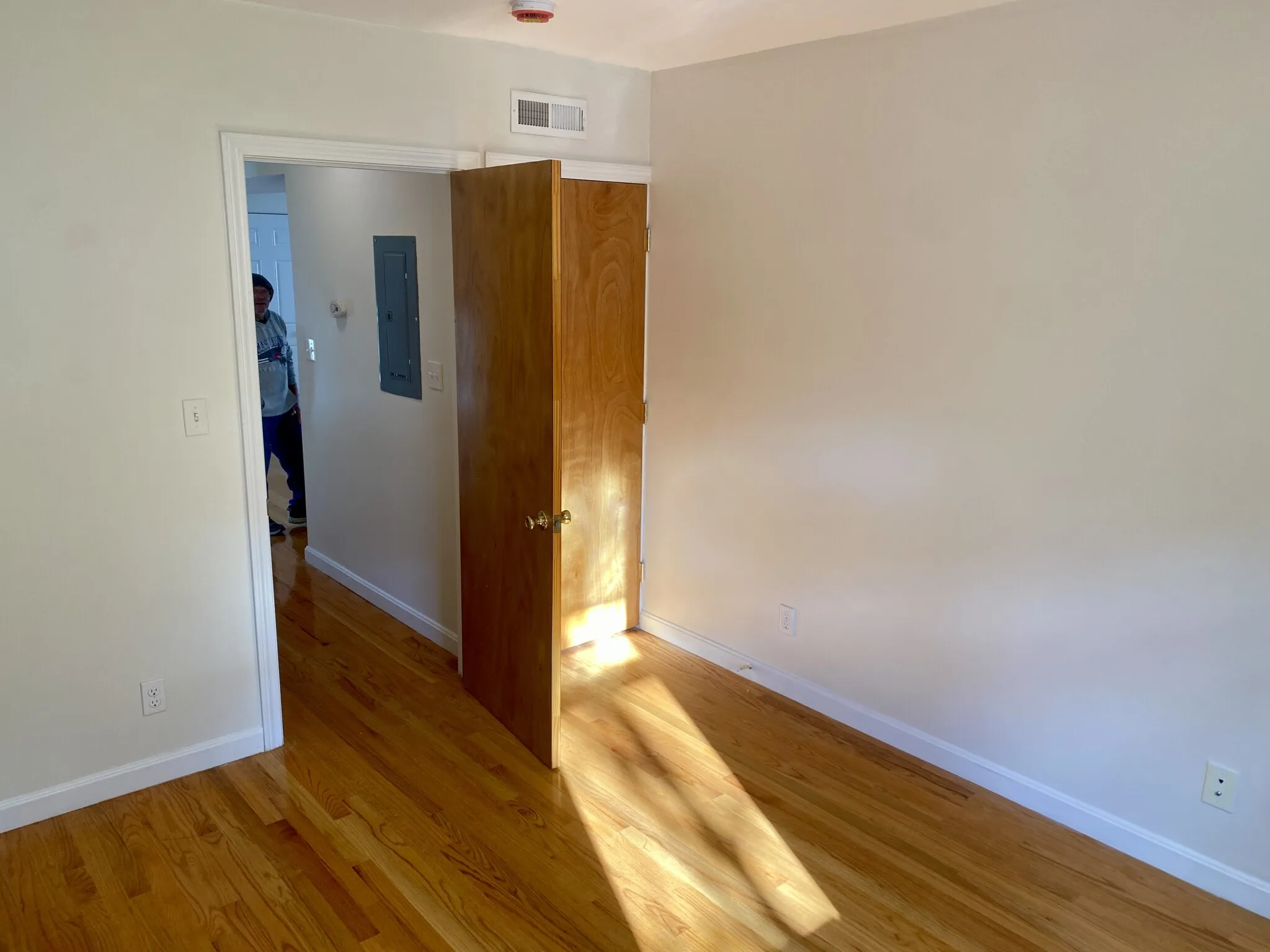 4 bed, 1 bath apartment for rent at 123 Thorndike St Unit 2L, East Cambridge — photo 6 of 19