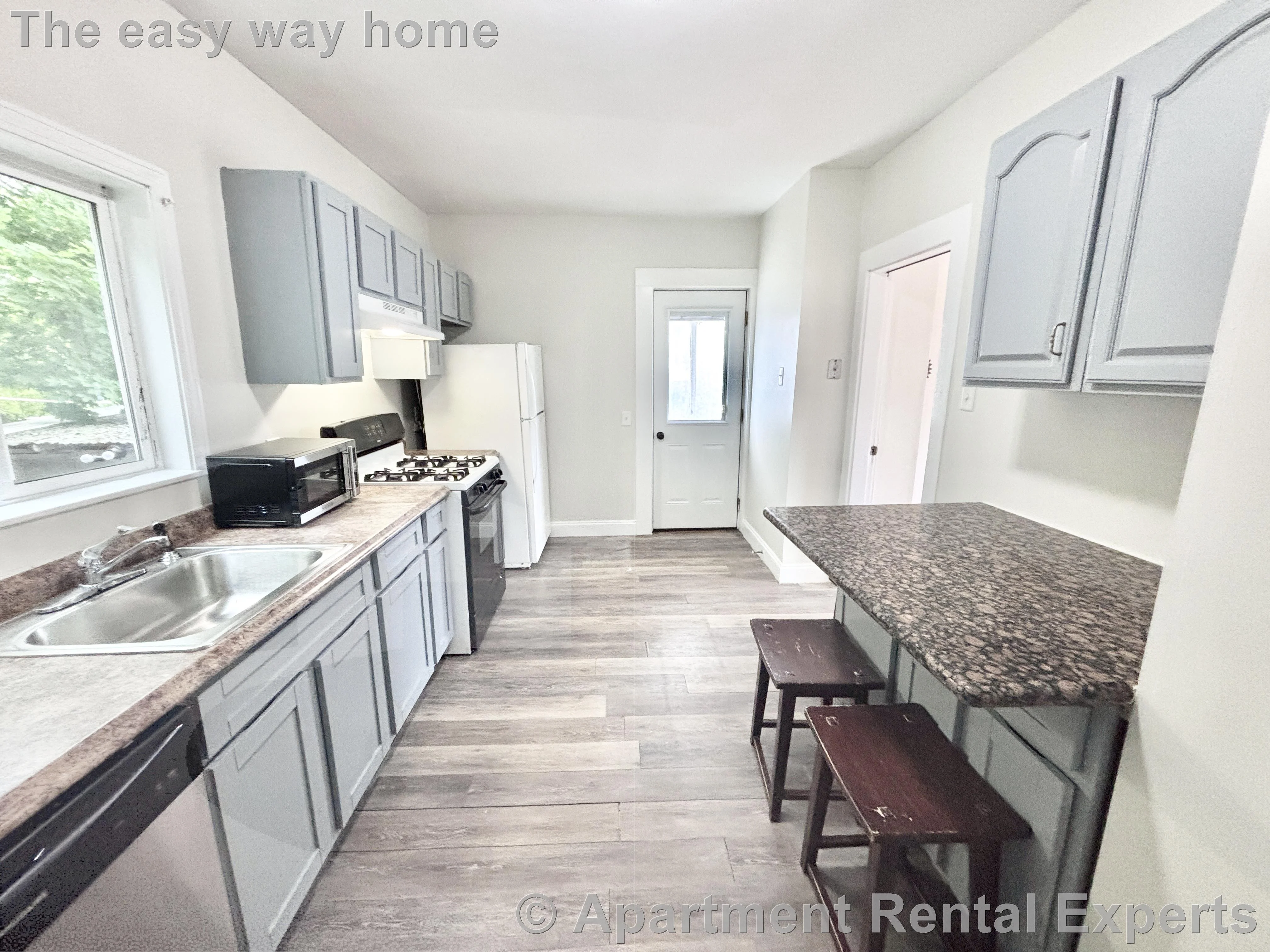 4 bed, 2 bath apartment for rent at 123 Winthrop St, Tufts — photo 3 of 20