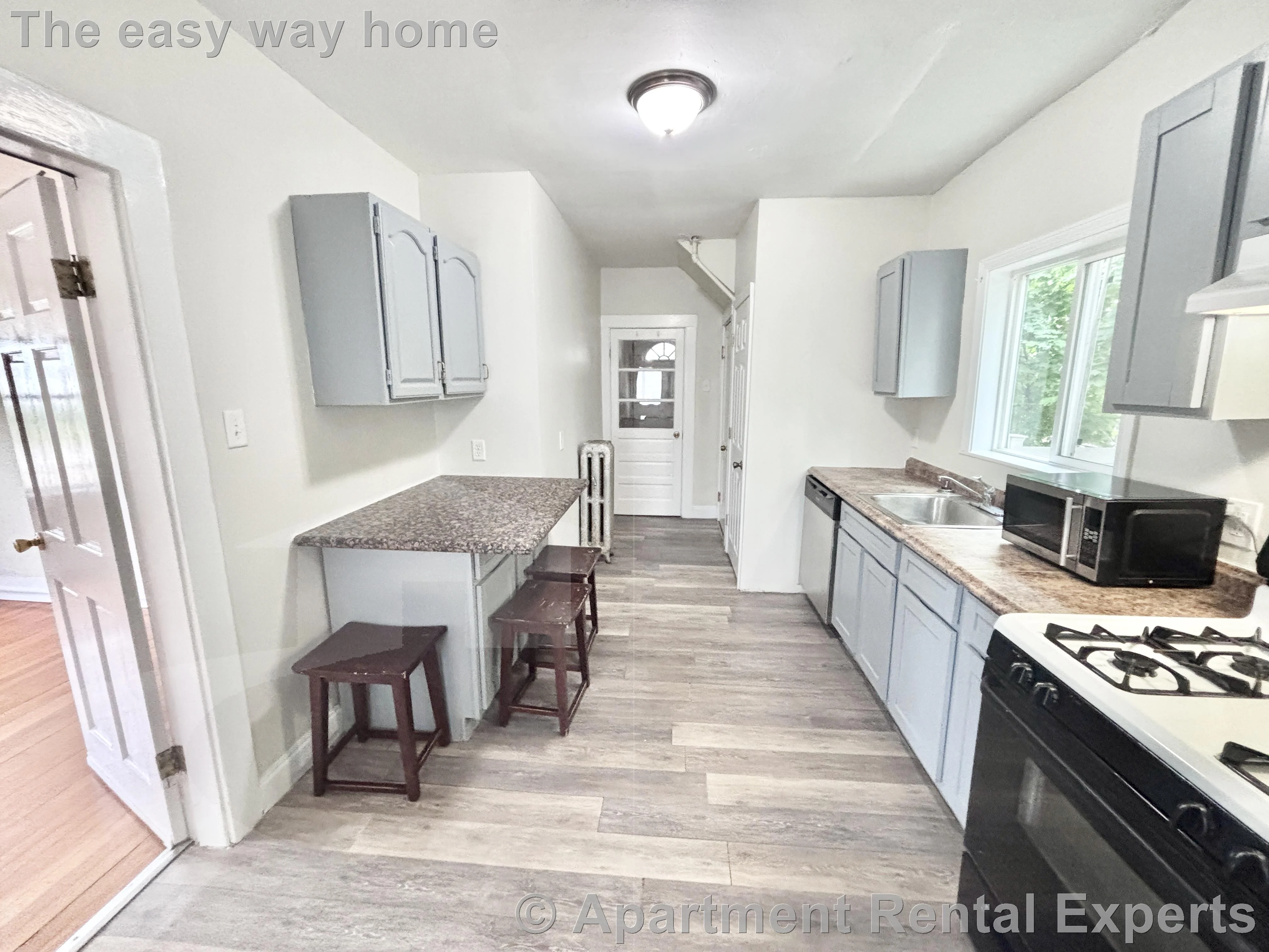 4 bed, 2 bath apartment for rent at 123 Winthrop St, Tufts — photo 2 of 20