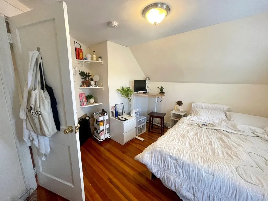 5 bed, 2.5 bath apartment for rent at 123 Winthrop St Unit 1, Medford — photo 11 of 20