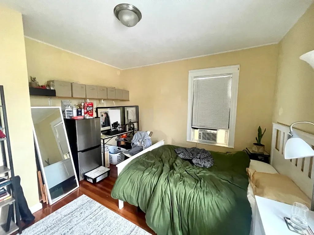 5 bed, 2.5 bath apartment for rent at 123 Winthrop St Unit 1, Medford — photo 8 of 20