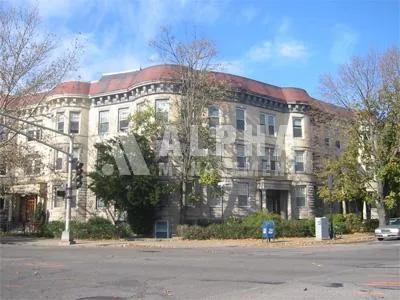 4 bed, 1 bath apartment for rent at 1232 Beacon St Unit 3, North Brookline — photo 3 of 3