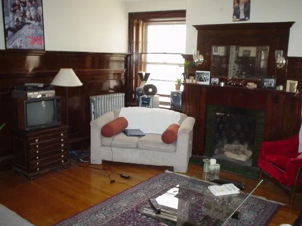 4 bed, 1 bath apartment for rent at 1232 Beacon St Unit 3, North Brookline — photo 2 of 3