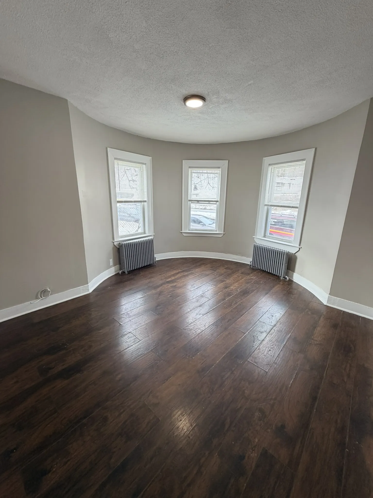 4 bed, 1 bath apartment for rent at 1238 Blue Hill Ave Unit 1, Mattapan — photo 3 of 13