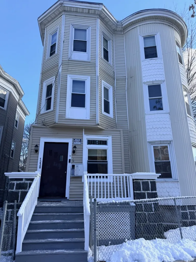 4 bed, 2 bath apartment for rent at 1238 Blue Hill Ave Unit 2, Mattapan