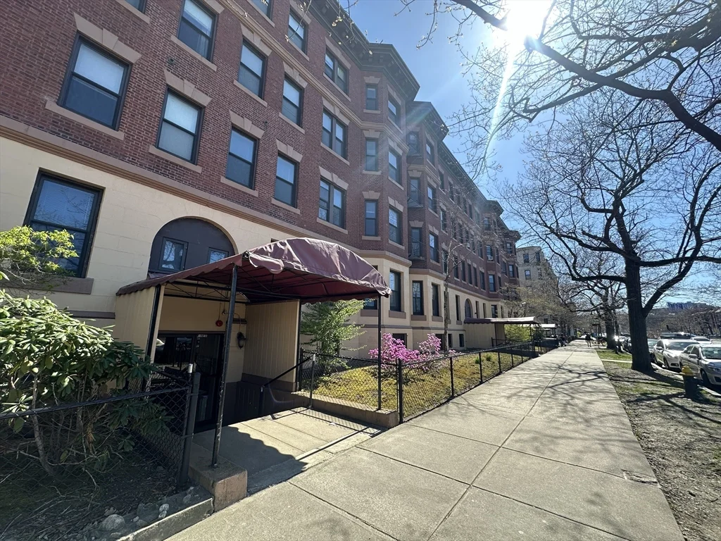 2 bed, 1 bath apartment for rent at 1238 Commonwealth Ave Unit 36, Allston — photo 7 of 7