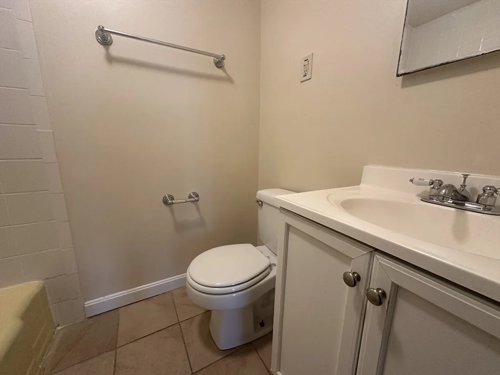2 bed, 1 bath apartment for rent at 1238 Commonwealth Ave Unit 36, Allston — photo 6 of 7