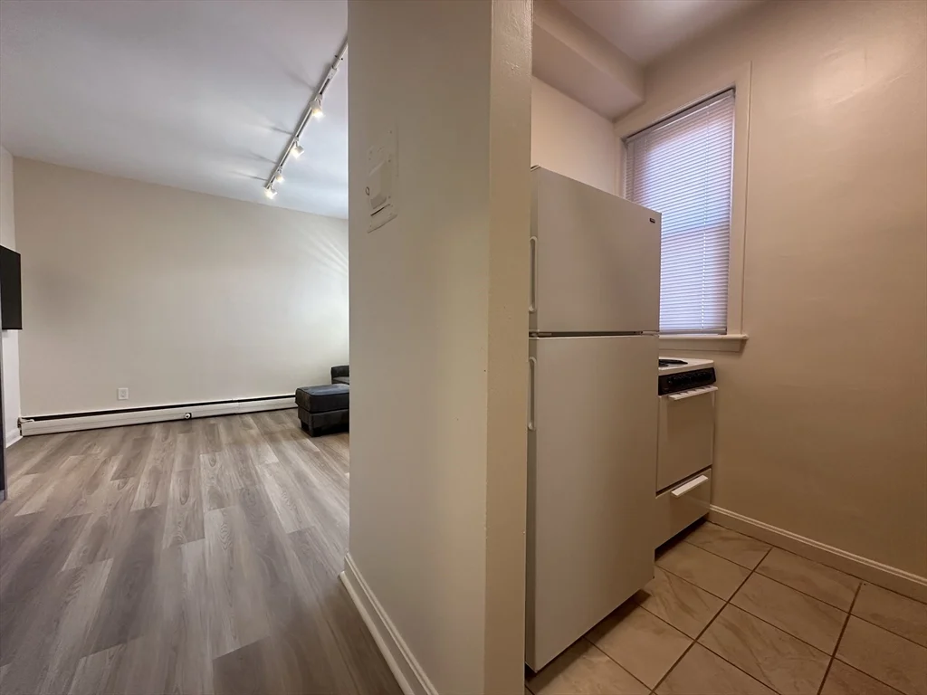 Studio bed, 1 bath apartment for rent at 1238 Commonwealth Ave Unit 52, Allston — photo 2 of 5