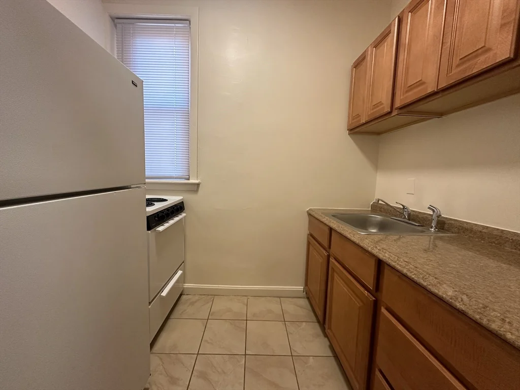 Studio bed, 1 bath apartment for rent at 1238 Commonwealth Ave Unit 52, Allston — photo 3 of 5
