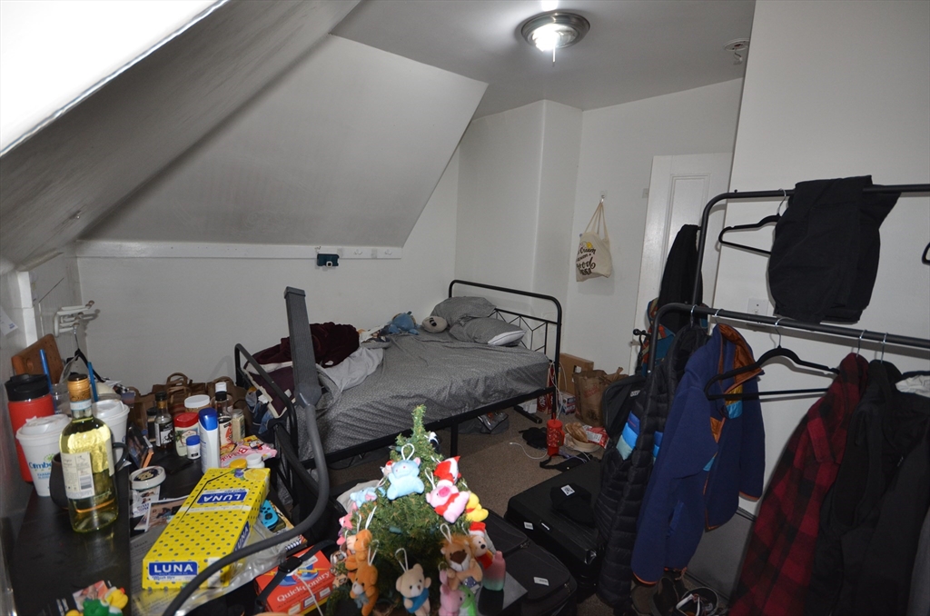 4 bed, 2 bath apartment for rent at 124 Academy Hill Rd Unit 2, Brighton — photo 16 of 18