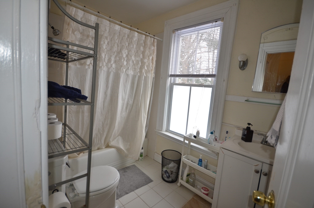 4 bed, 2 bath apartment for rent at 124 Academy Hill Rd Unit 2, Brighton — photo 7 of 18