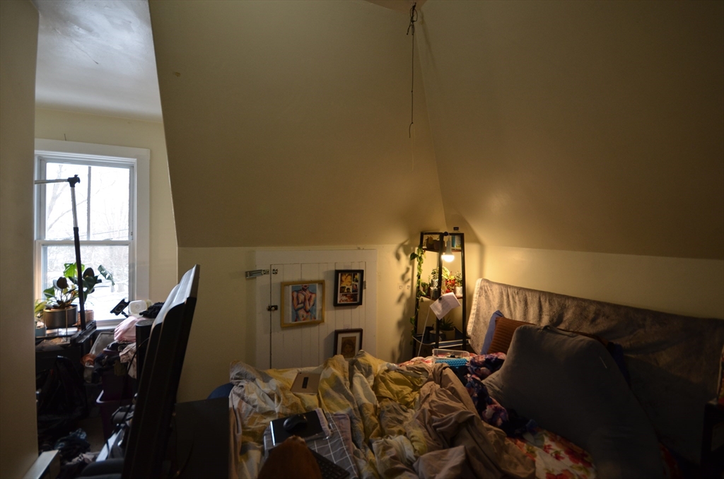 4 bed, 2 bath apartment for rent at 124 Academy Hill Rd Unit 2, Brighton — photo 17 of 18