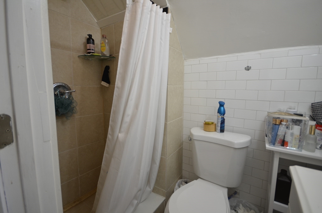 4 bed, 2 bath apartment for rent at 124 Academy Hill Rd Unit 2, Brighton — photo 11 of 18
