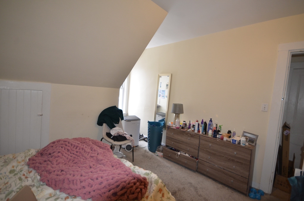 4 bed, 2 bath apartment for rent at 124 Academy Hill Rd Unit 2, Brighton — photo 13 of 18
