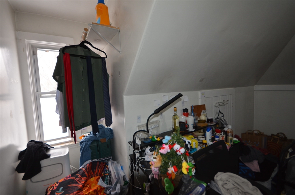 4 bed, 2 bath apartment for rent at 124 Academy Hill Rd Unit 2, Brighton — photo 15 of 18