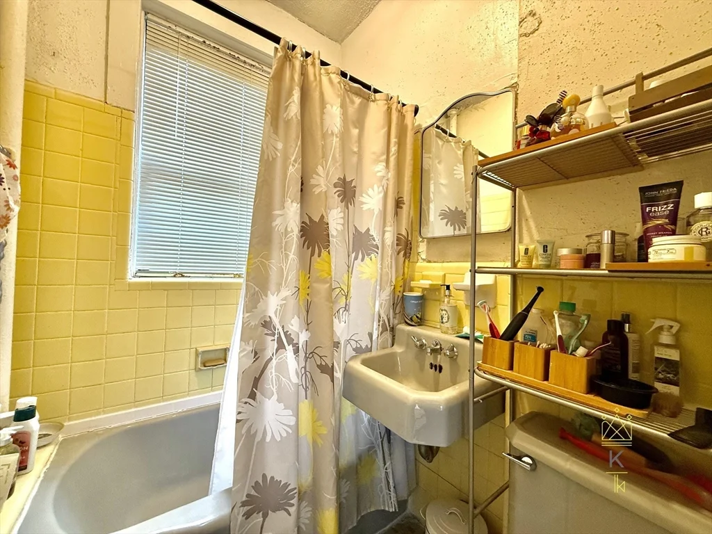 1 bed, 1 bath apartment for rent at 124 Babcock St Unit 25A, Coolidge Corner — photo 5 of 7