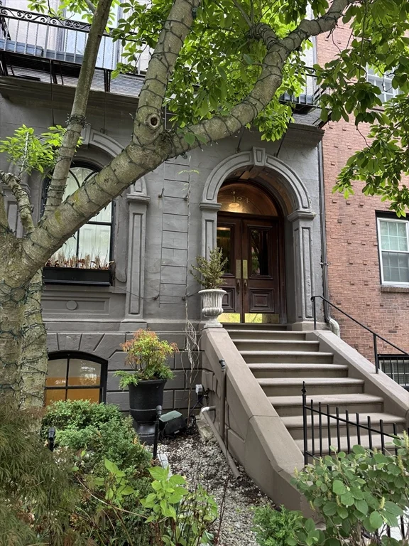 1 bed, 1 bath apartment for rent at 124 Beacon St Unit Gf, Back Bay — photo 8 of 9