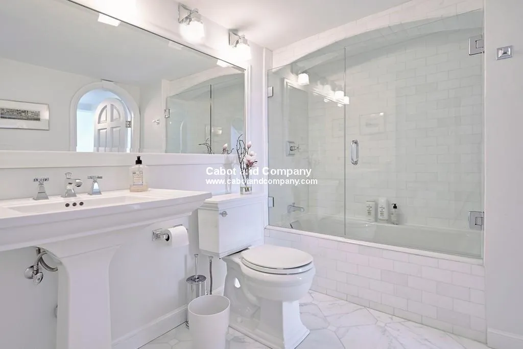 2 bed, 2 bath apartment for rent at 124 Beacon St Unit Phf, Back Bay — photo 9 of 18