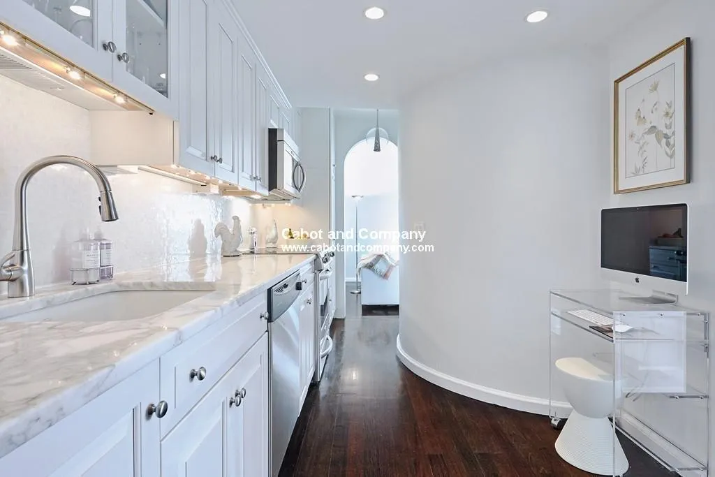 2 bed, 2 bath apartment for rent at 124 Beacon St Unit Phf, Back Bay — photo 5 of 18