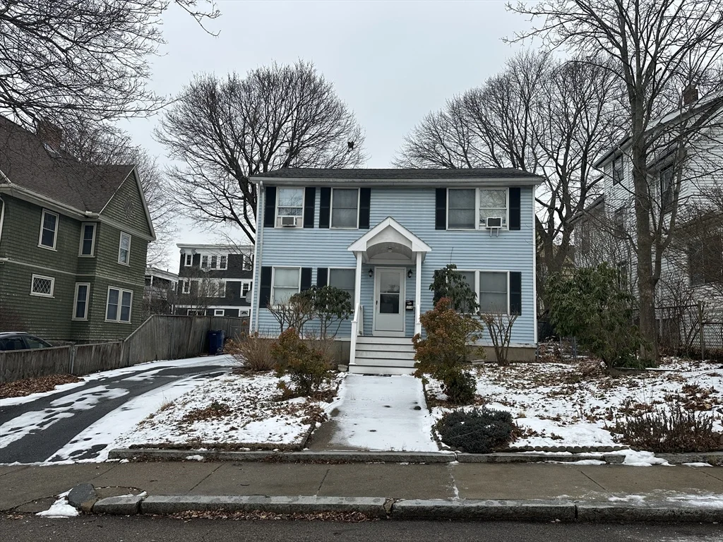 3 bed, 1 bath apartment for rent at 124 Beech St, Roslindale — photo 2 of 8