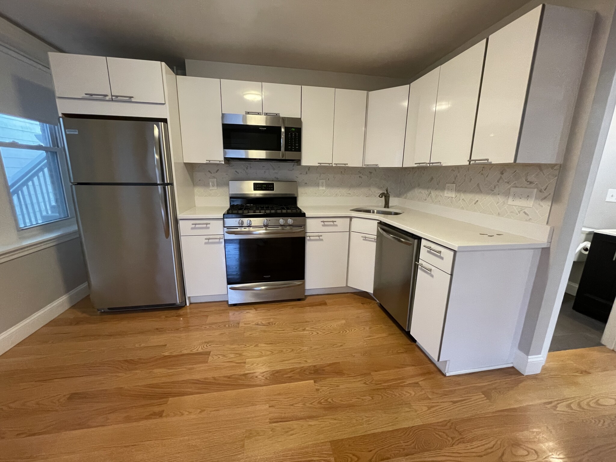 4 bed, 2 bath apartment for rent at 124 Berkshire St Unit 1, Wellington-Harrington — photo 2 of 3