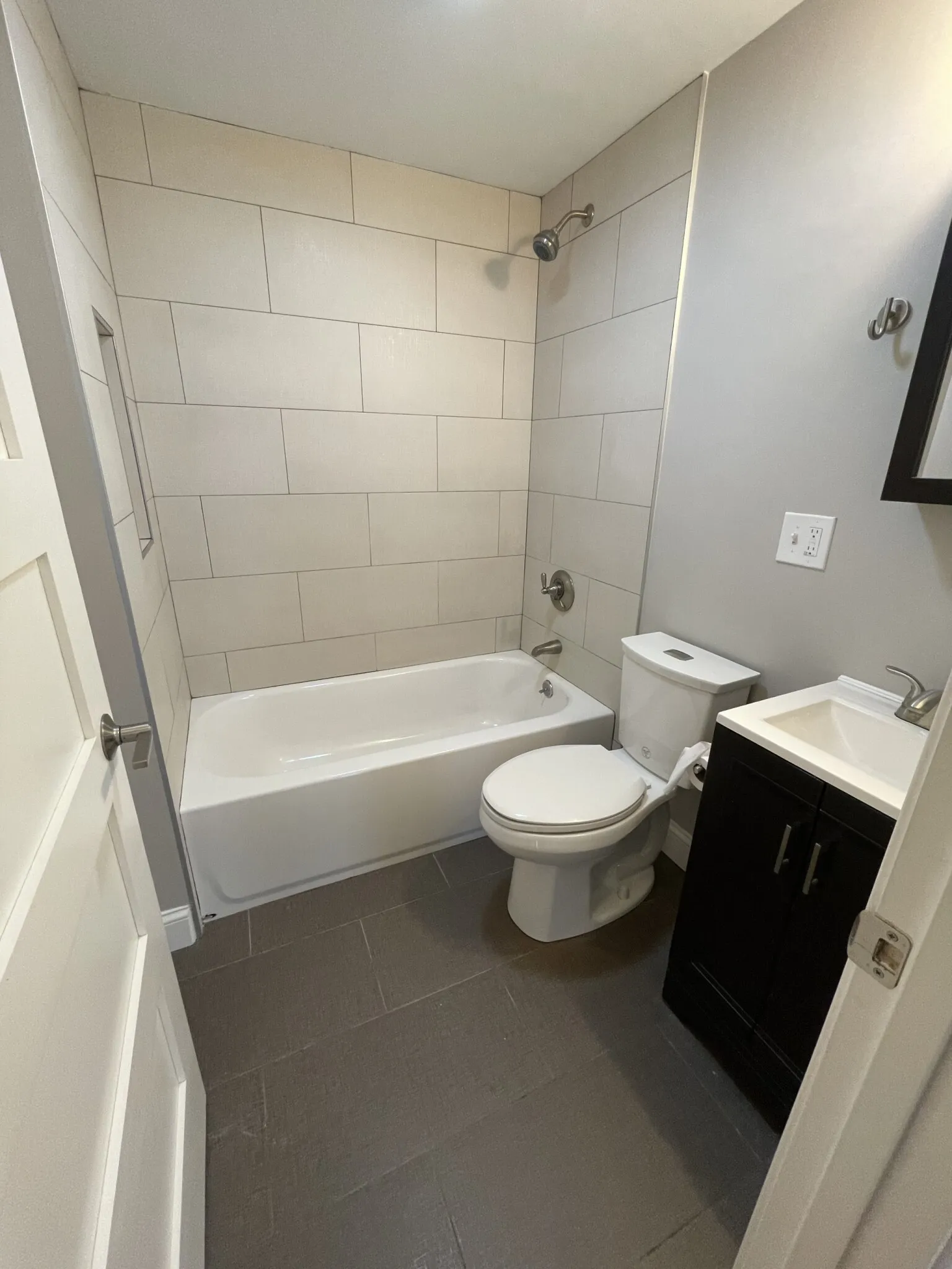 4 bed, 2 bath apartment for rent at 124 Berkshire St Unit 3, Wellington-Harrington — photo 4 of 4