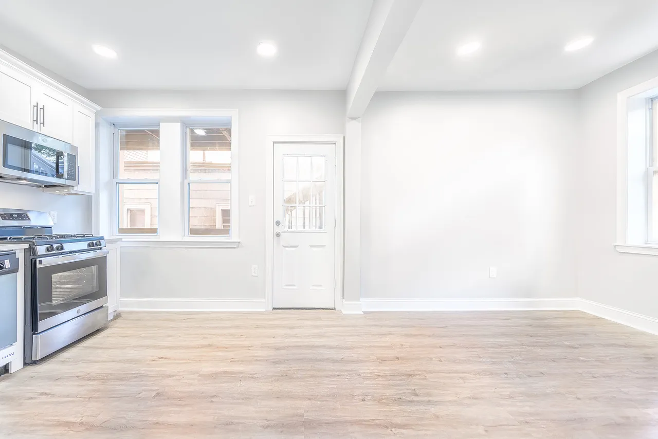 4 bed, 2 bath apartment for rent at 124 Berkshire St Unit 8, Wellington-Harrington — photo 3 of 7