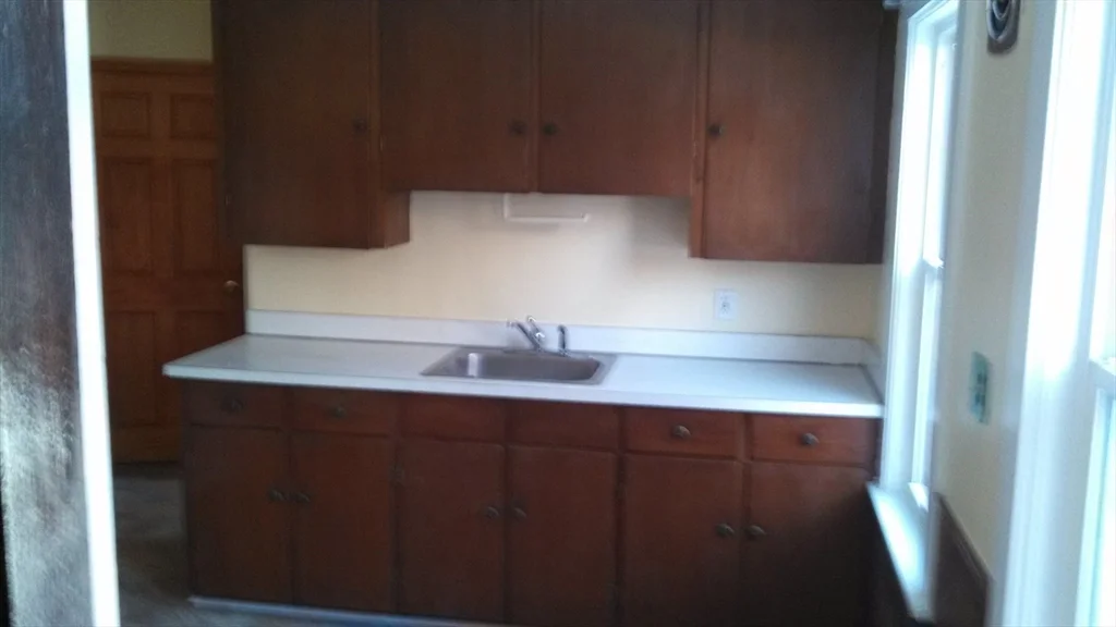 2 bed, 1 bath apartment for rent at 124 Bishop St Unit 124, Framingham — photo 3 of 11