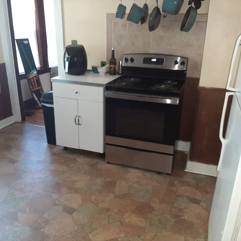 2 bed, 1 bath apartment for rent at 124 Bishop St Unit 124, Framingham — photo 11 of 11